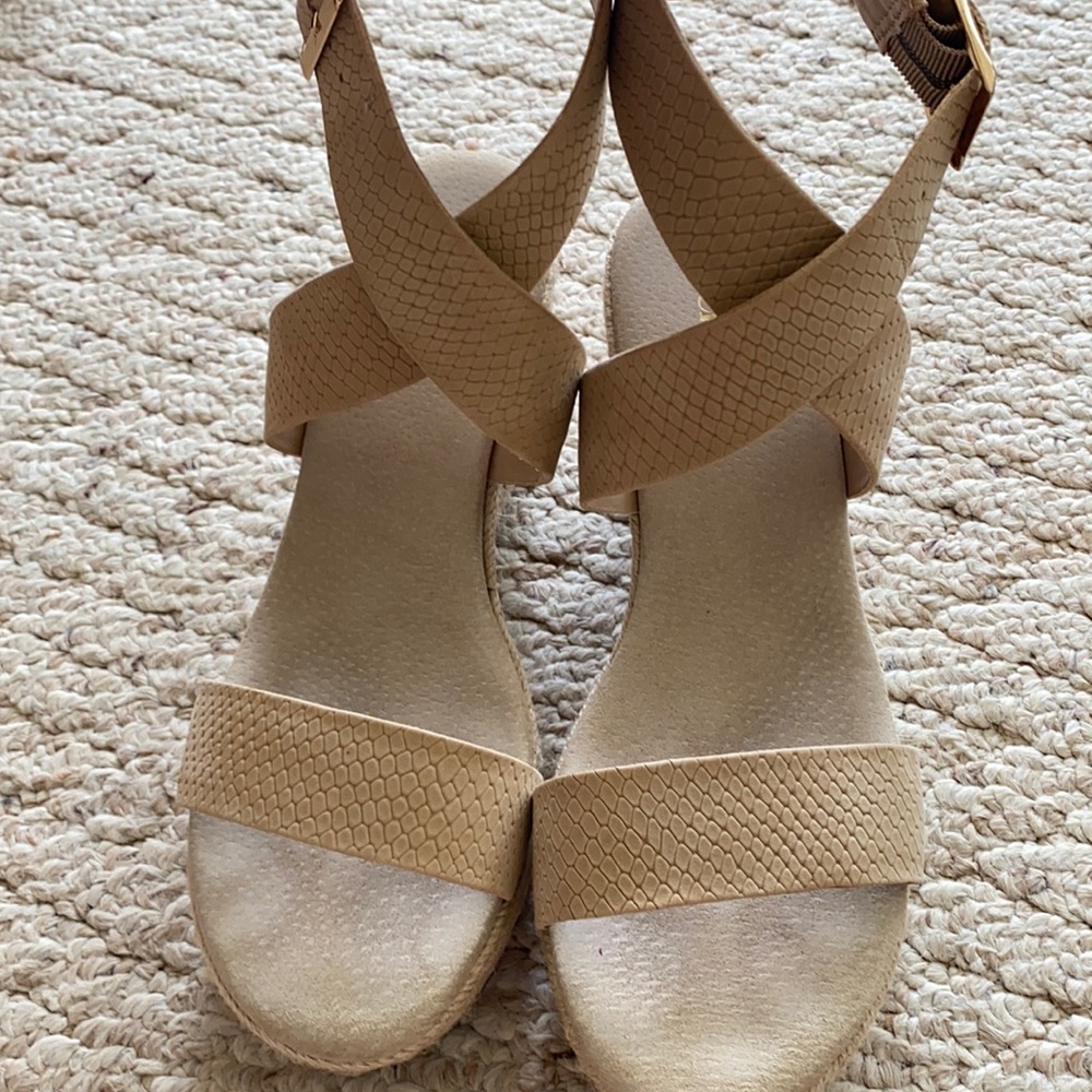 Reba wedges